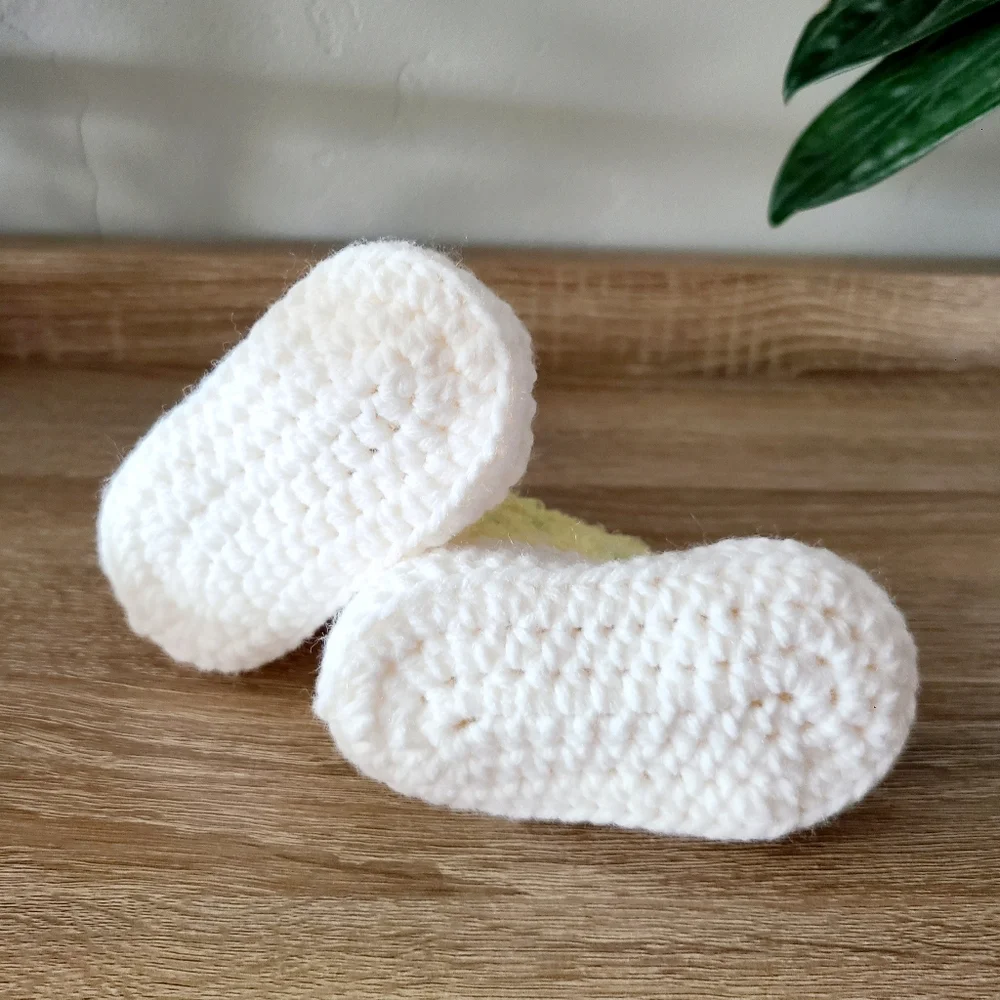 Neutral baby booties, Handmade baby shoes, Baby boots, crochet crib shoes